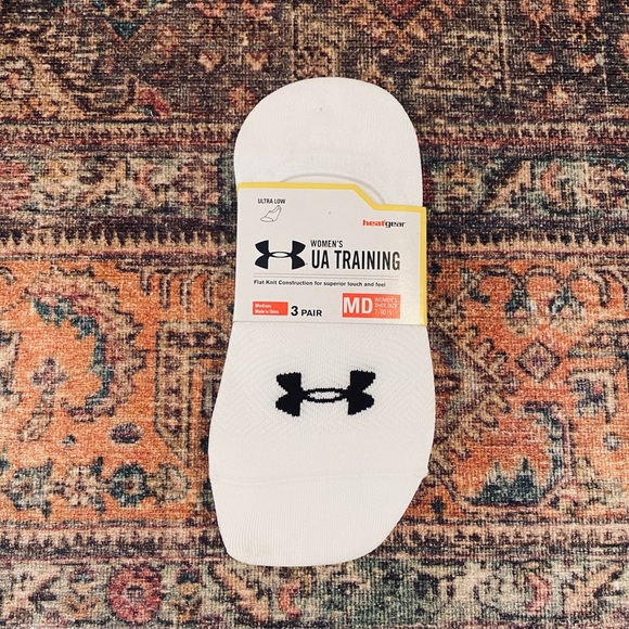 Under Armour Accessories - UNDER ARMOUR Socks ✨NWT✨